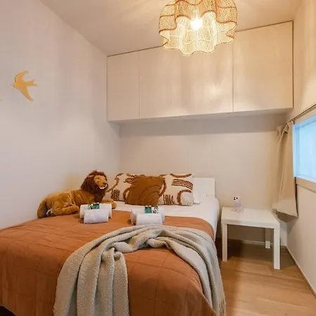 Apartamento Modern With Terrace On Prime Location *