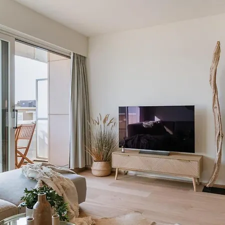Apartamento Modern With Terrace On Prime Location *